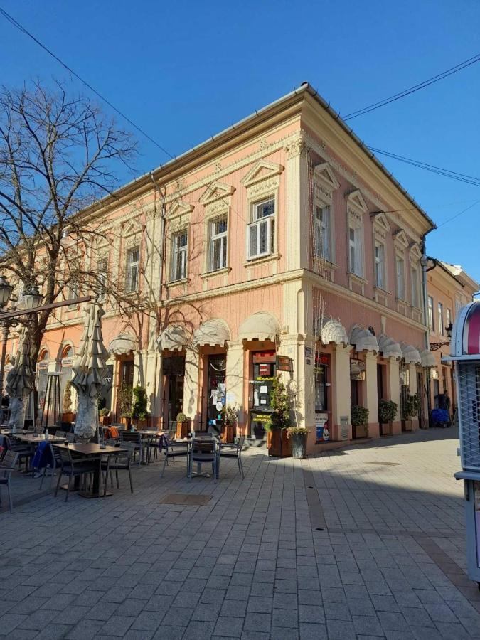 Corso Rooms City Centre Novi Sad Exterior foto